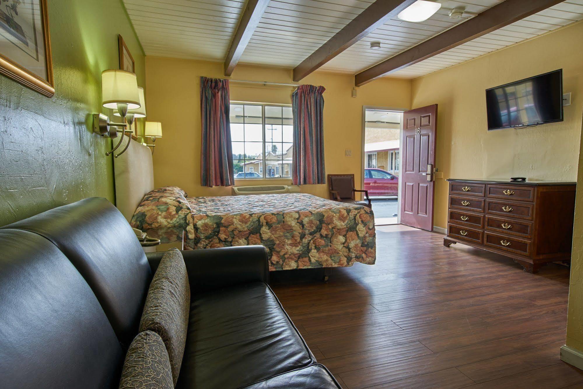 Budget Inn บาเยโค ภายนอก รูปภาพ